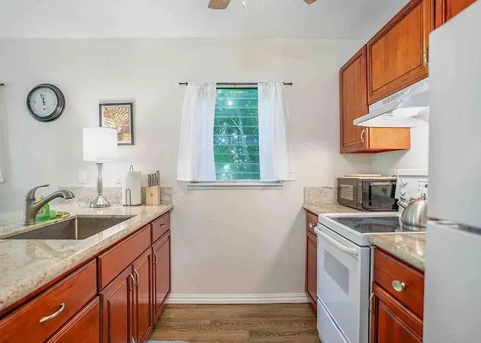 Ideal Coconut Coast Condo